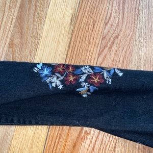 Embroidered flower black skinny Jean